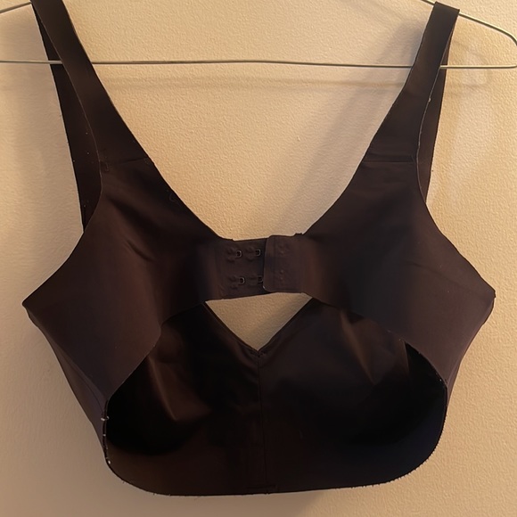 Lululemon sports bra - Picture 2 of 4